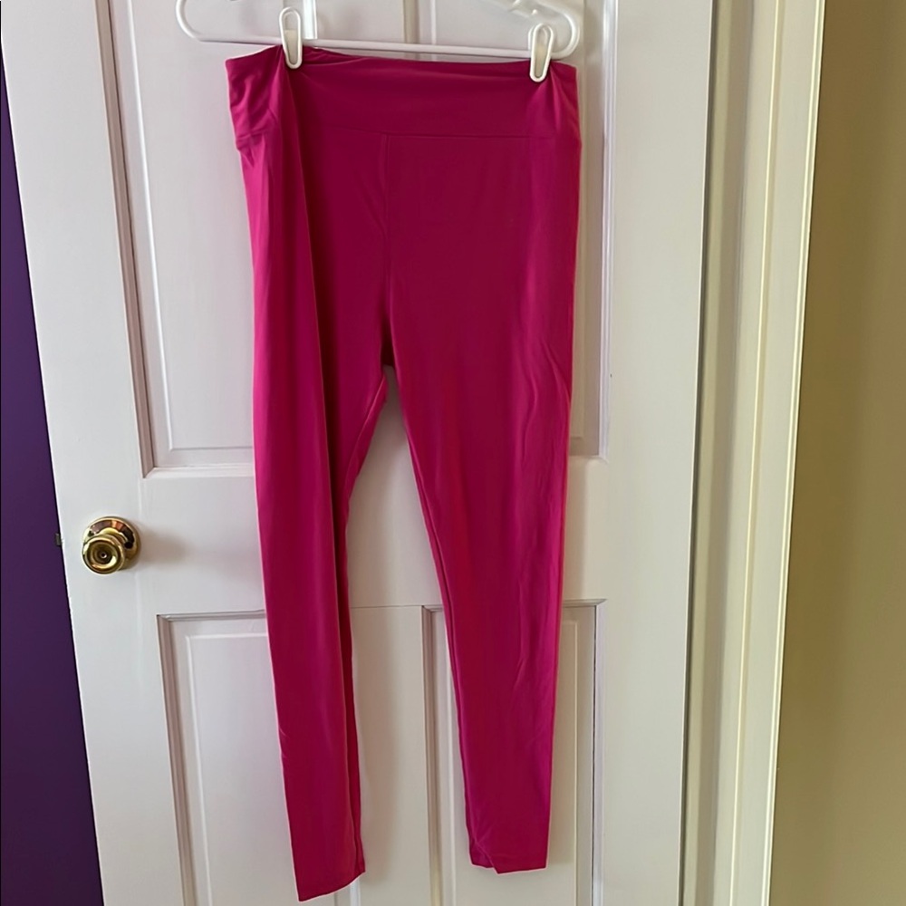 LuLaRoe Tall & Curvy Vibrant Pink Leggings